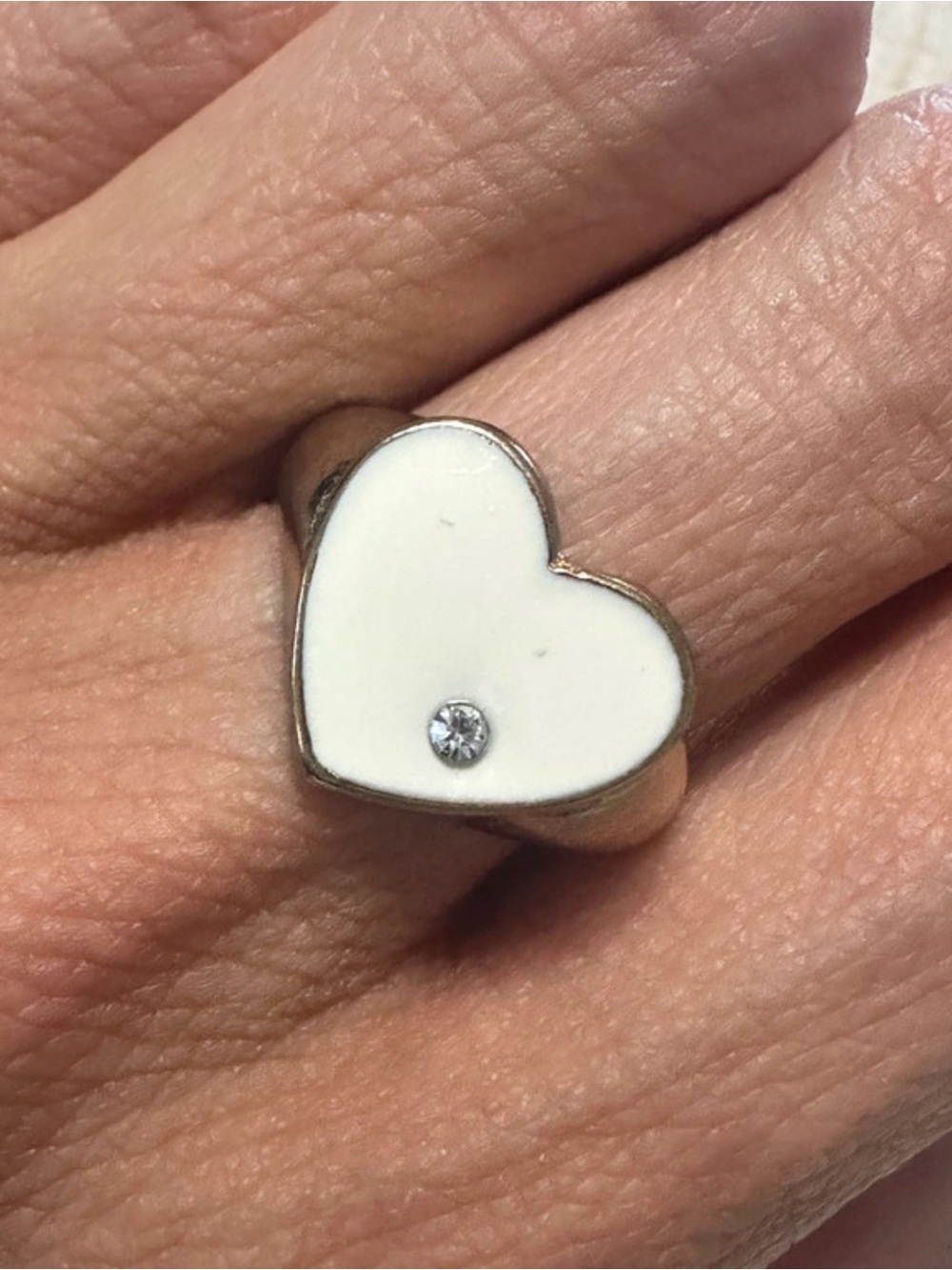 White heart signet